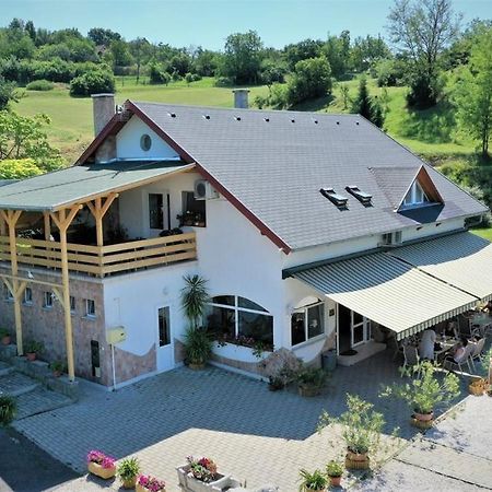 Borkuti Panzio Es Apartman Balatonszárszó Dış mekan fotoğraf