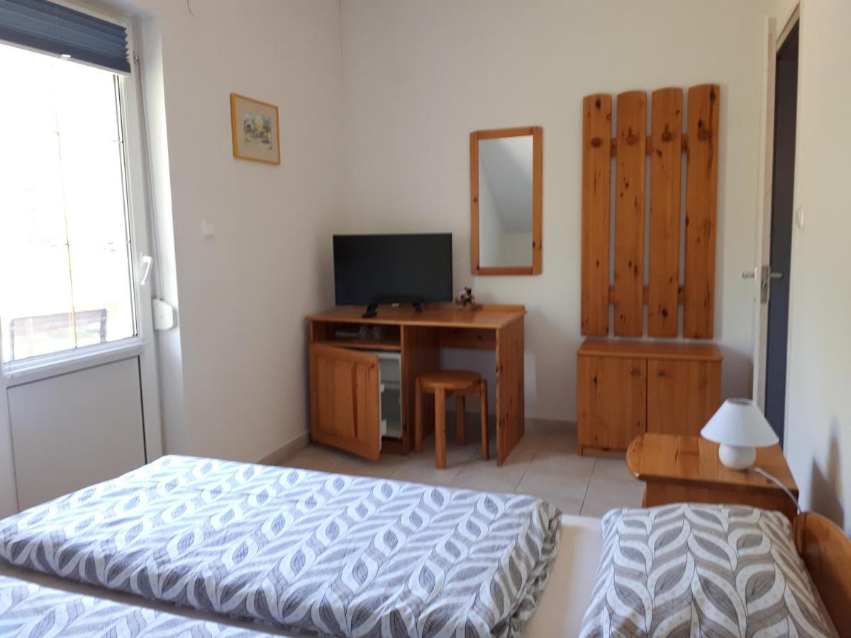 Borkuti Panzio Es Apartman Balatonszárszó Dış mekan fotoğraf