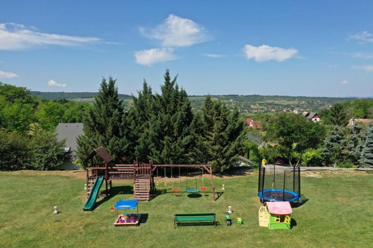 Borkuti Panzio Es Apartman Balatonszárszó Dış mekan fotoğraf