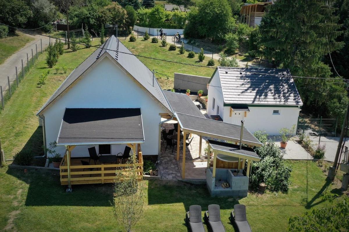 Borkuti Panzio Es Apartman Balatonszárszó Dış mekan fotoğraf